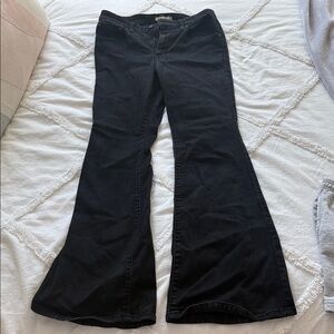 Levi Black Flared jeans